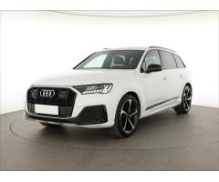 Audi Q3 S tronic DSG Zlevněno o 22 000 Kč