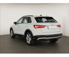 Audi Q3 S tronic DSG Zlevněno o 22 000 Kč