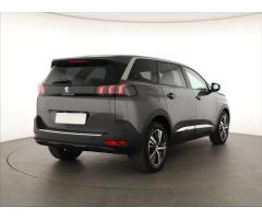 Peugeot 5008 PureTech 130 96kW - 6