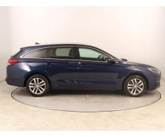 Hyundai i30 1.6 CRDi 85kW - 9