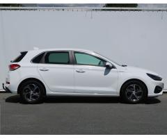 Hyundai i30 1.5 T-GDI MHEV 117kW - 9