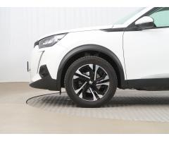 Peugeot 2008 1.2 PureTech 74kW - 21