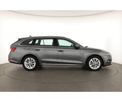 Škoda Octavia 2.0 TDI 110kW - 8