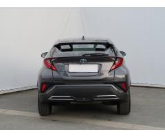 Toyota C-HR 2.0 Hybrid 135kW - 6