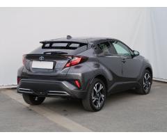 Toyota C-HR 2.0 Hybrid 135kW - 7