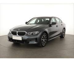 BMW Řada 3 330 e xDrive 215kW - 3