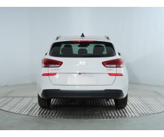 Hyundai i30 1.5 DPI 71kW - 6