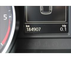 Volkswagen Passat 2,0 TDI  NAVIGACE - 9