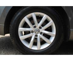 Volkswagen Passat 2,0 TDI  NAVIGACE - 31