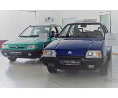 Volkswagen Golf 1,6 MPI  NOVÉ V ČR,TEMPOMAT - 33