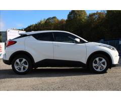 Toyota C-HR 1,2 T  NOVÉ V ČR,1.MAJITEL - 4