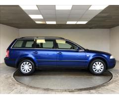 Volkswagen Passat 1,9 TDI 96kW Comfortline - 11