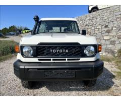 Toyota Land Cruiser 4,0 V6 5M/T Base  GRJ78 MY24 - 2