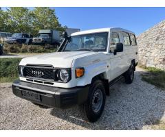 Toyota Land Cruiser 4,0 V6 5M/T Base  GRJ78 MY24 - 3