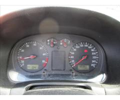 Volkswagen Golf 1,6 i  KLIMA - 7