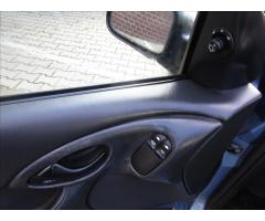 Ford Focus 1,4 i  KLIMATIZACE - 16