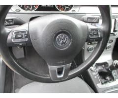Volkswagen Passat 2,0 TDI 125KW  NAVIGACE - 20