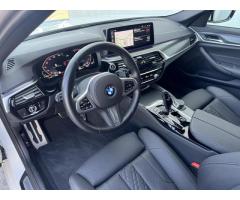 BMW Řada 5 540i xDrive Touring - 1