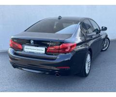 BMW Řada 5 530d xDrive sedan Sport Line - 2