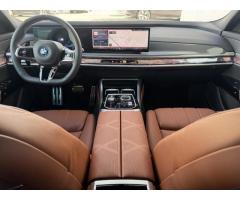 BMW iX M760e xDrive Sedan - 8