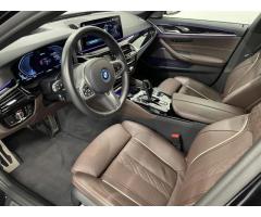 BMW Řada 5 545e xDrive Limousine - 4