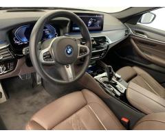 BMW Řada 5 530e xdT M Performance - 6