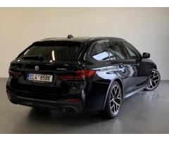 BMW Řada 5 530e xdT M Performance - 9