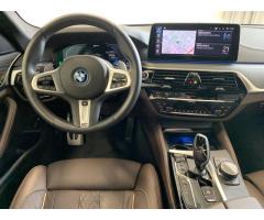 BMW Řada 5 530e xdT M Performance - 11