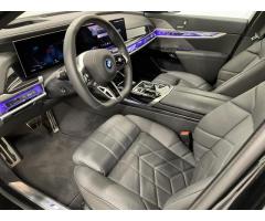 BMW Řada 7 i7 xDrive60 Sedan - 6