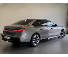 BMW i7 xDrive60 Sedan - 3