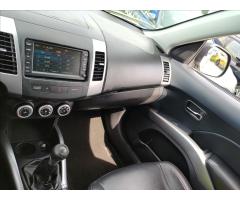 Peugeot 4007 2,2 HDI Comfort Pack 4x4 7mist - 35