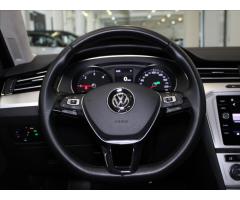 Volkswagen Passat 2,0 TDi DSG Comfortline TAŽNÉ - 9