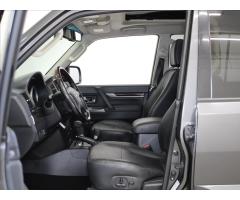 Mitsubishi Pajero 3,2 Di-D 4WD 7.míst Instyle TZ - 6