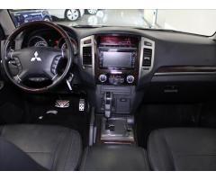 Mitsubishi Pajero 3,2 Di-D 4WD 7.míst Instyle TZ - 9