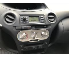 Toyota Yaris 1,0 BASE SFX 01 - 11