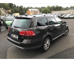 Volkswagen Passat 2,0 TDI 103kW 4Motion Alltrack BMT - 4