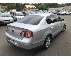 Volkswagen Passat 2,0 TDI 125 kW DPF HIGHLINE - 5