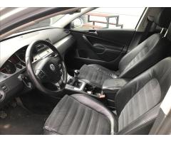 Volkswagen Passat 2,0 TDI 125 kW DPF HIGHLINE - 7