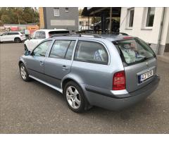 Škoda Octavia 1,9 TDI Elegance Combi 81 kW - 6