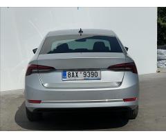 Škoda Octavia 2,0 TDI DSG Ambition+ LED+PDC - 23