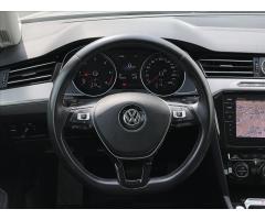 Volkswagen Passat 2,0 TDI 4MOT DSG Highl DCC+TZ - 8