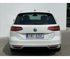 Volkswagen Passat 2,0 TDI 4MOT DSG Highl DCC+TZ - 22