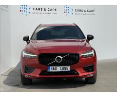 Volvo XC60 2,0 B4 AWD AT8 R-Design TAŽNÉ - 20