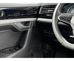 Volkswagen Touareg 3,0 TDI A8 Tiptronic ACC+TAŽNÉ - 14