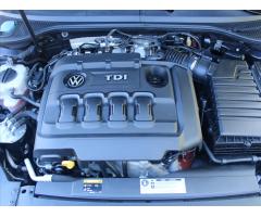 Volkswagen Passat 2,0 BiTDi 176kW 4x4 DSG Highline CR 7DSG 4Motion BMT Highline - 16