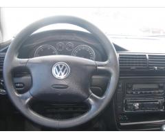 Volkswagen Passat 1,9 TDI,  ,ABS,KLIMATIZACE - 9