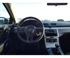 Volkswagen Passat 2,0 TDI, Klima, serviska - 14