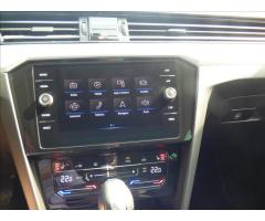 Volkswagen Passat 2,0 TDI DSG,LED,Navigace,Digi Klima,VW servis  Business - 21