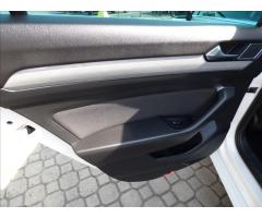 Volkswagen Passat 2,0 TDI DSG,LED,Navigace,Digi Klima,VW servis  Business - 43