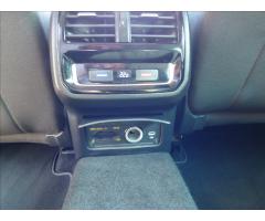 Volkswagen Passat 2,0 TDI DSG,LED,Navigace,Digi Klima,VW servis  Business - 47